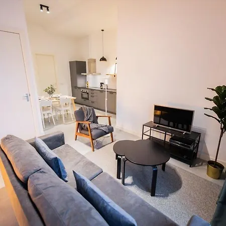 Lägenhet Warm 2 Bedroom Serviced 59m2 -lk21-