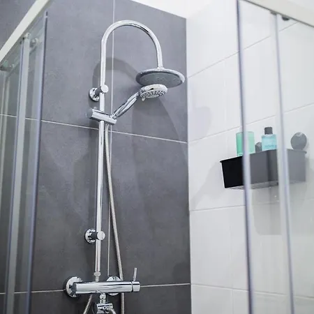 Warm 2 Bedroom Serviced 59m2 -lk21- Lägenhet *