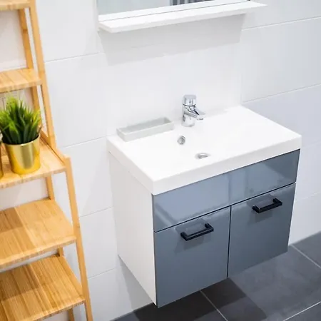 Warm 2 Bedroom Serviced 59m2 -lk21- Rotterdam