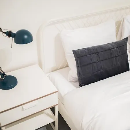 Lägenhet Warm 2 Bedroom Serviced 59m2 -lk21-